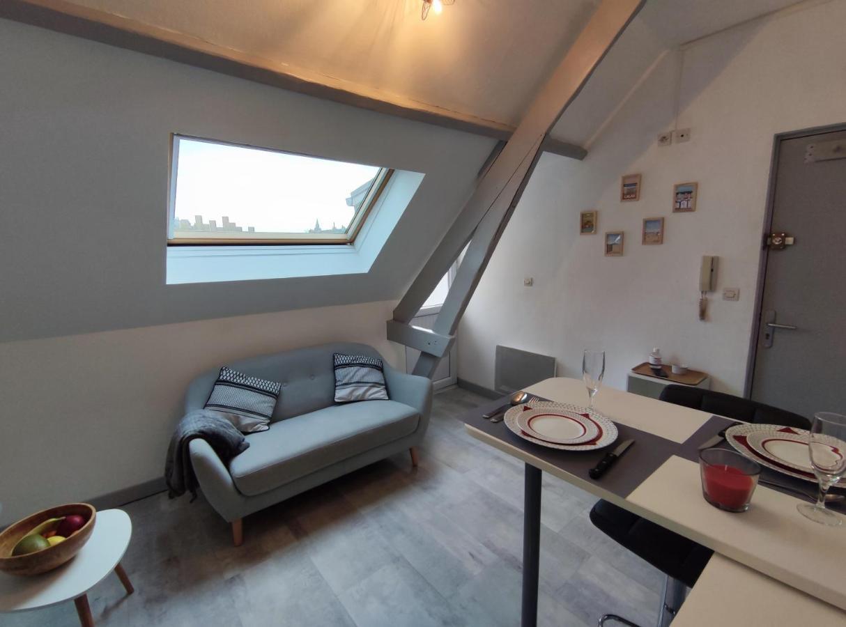 Apartament Joli Petit T2 Terrasse Proche Du Phare Calais Zewnętrze zdjęcie