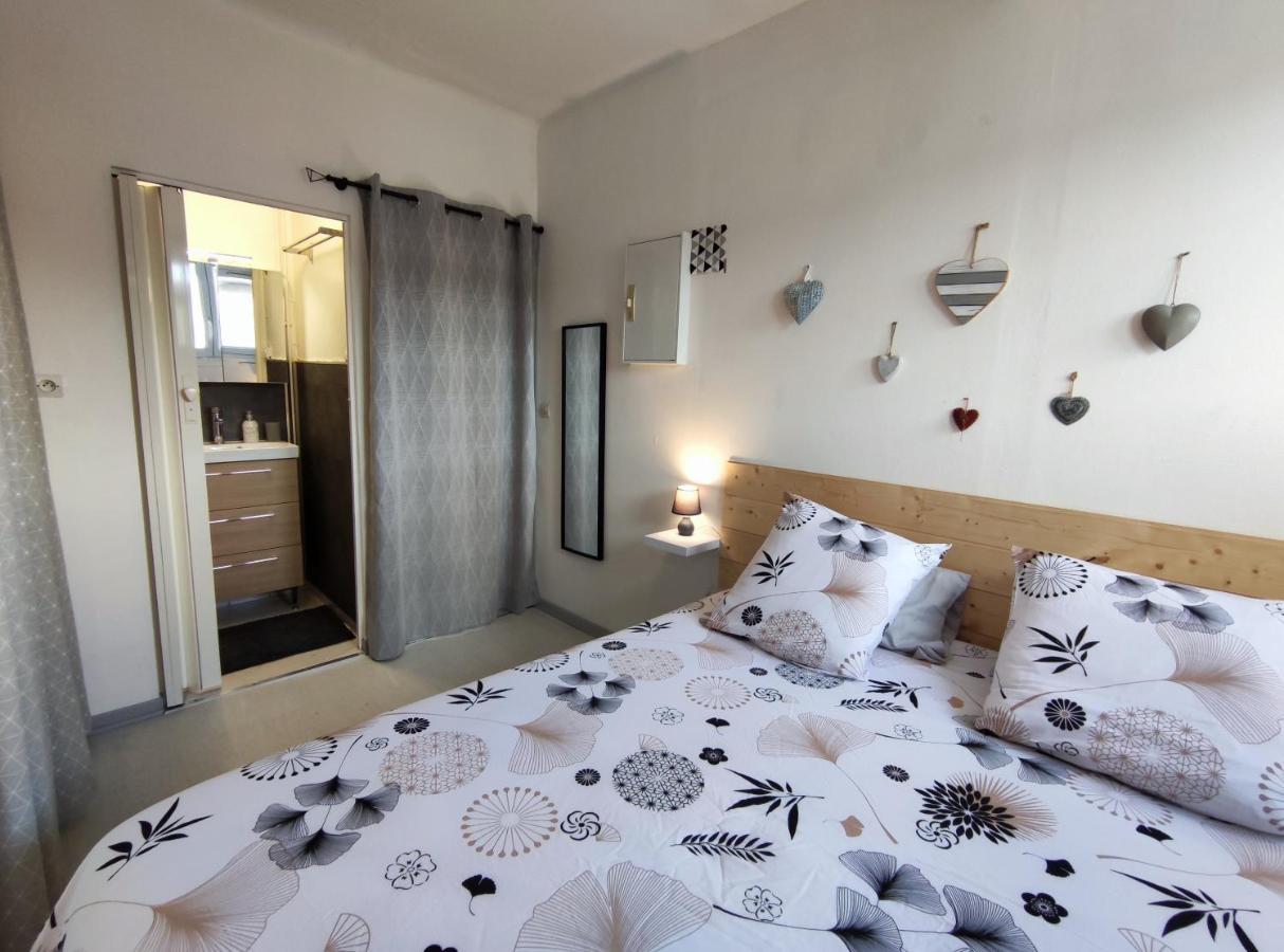 Apartament Joli Petit T2 Terrasse Proche Du Phare Calais Zewnętrze zdjęcie